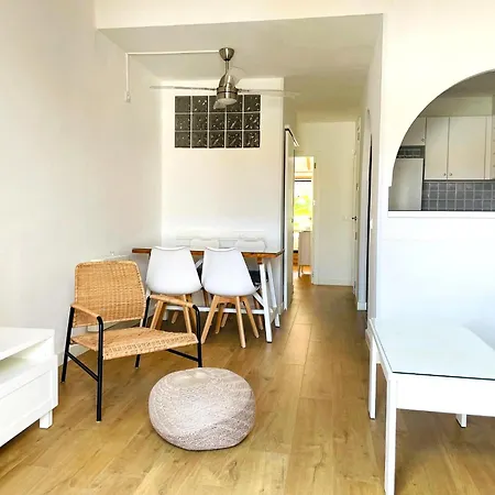 Ada A 2 Minutos De La Playa Y Con Piscina! *